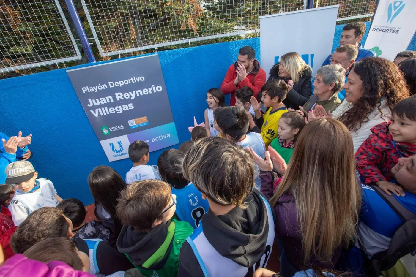 Bertone y Vuoto inauguraron el playón deportivo en el barrio San Salvador