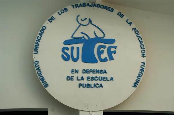 Un sector del SUTEF se opone al aumento acordado por el gremio con Gobierno.