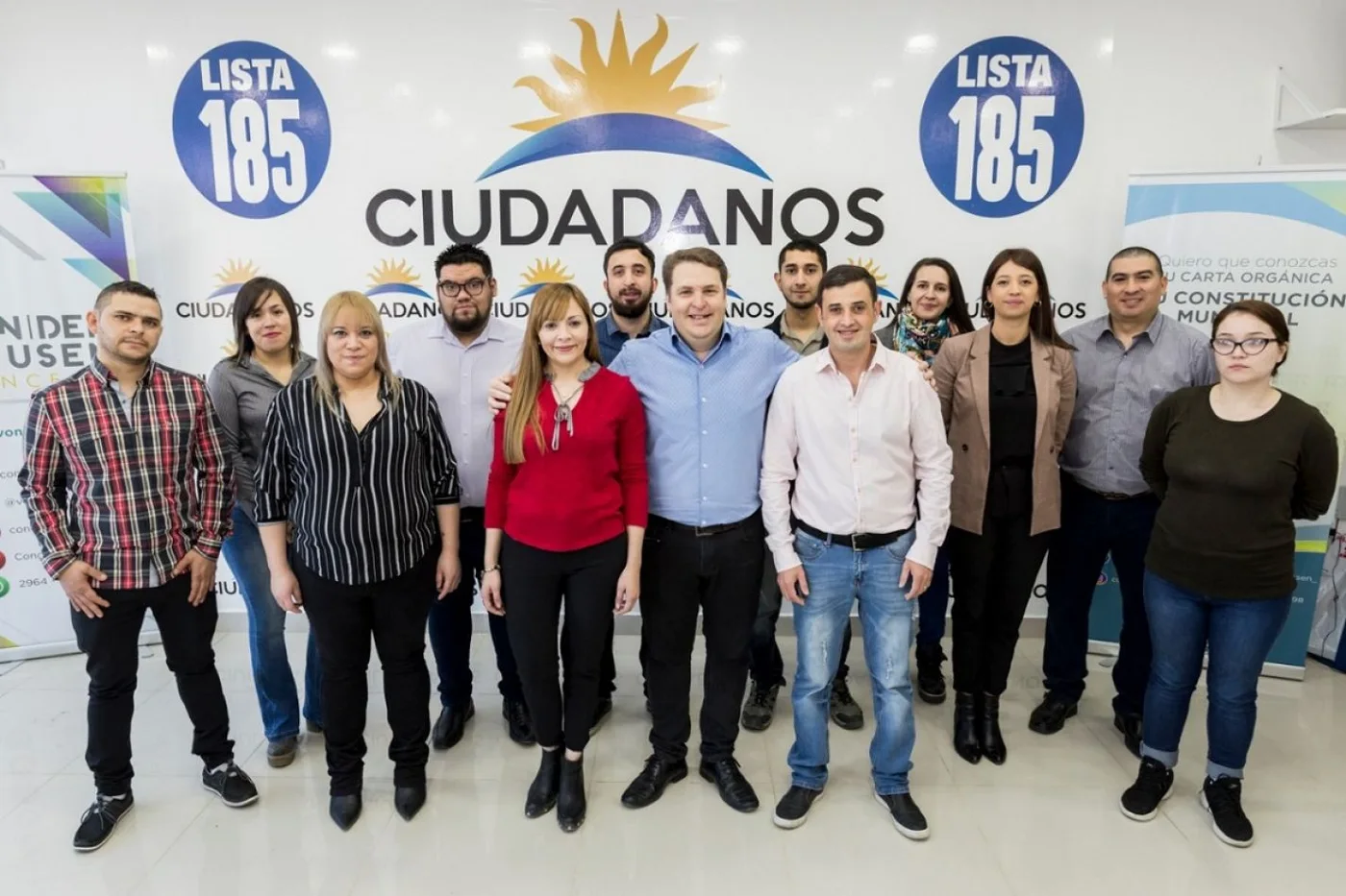 Integrantes del partido Poder Ciudadano que lanzarán su campaña mañana desde el club Sportivo.