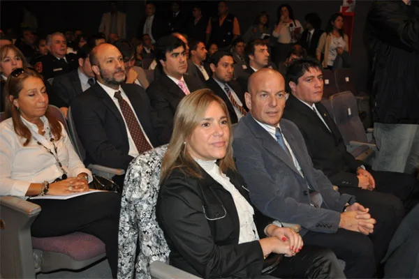 Miriam Boyadjian, junto a Alfredo Guillén, antes del inicio del acto.