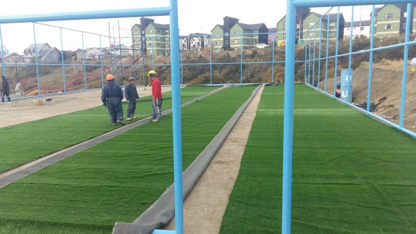 Playón deportivo en el barrio Río Pipo