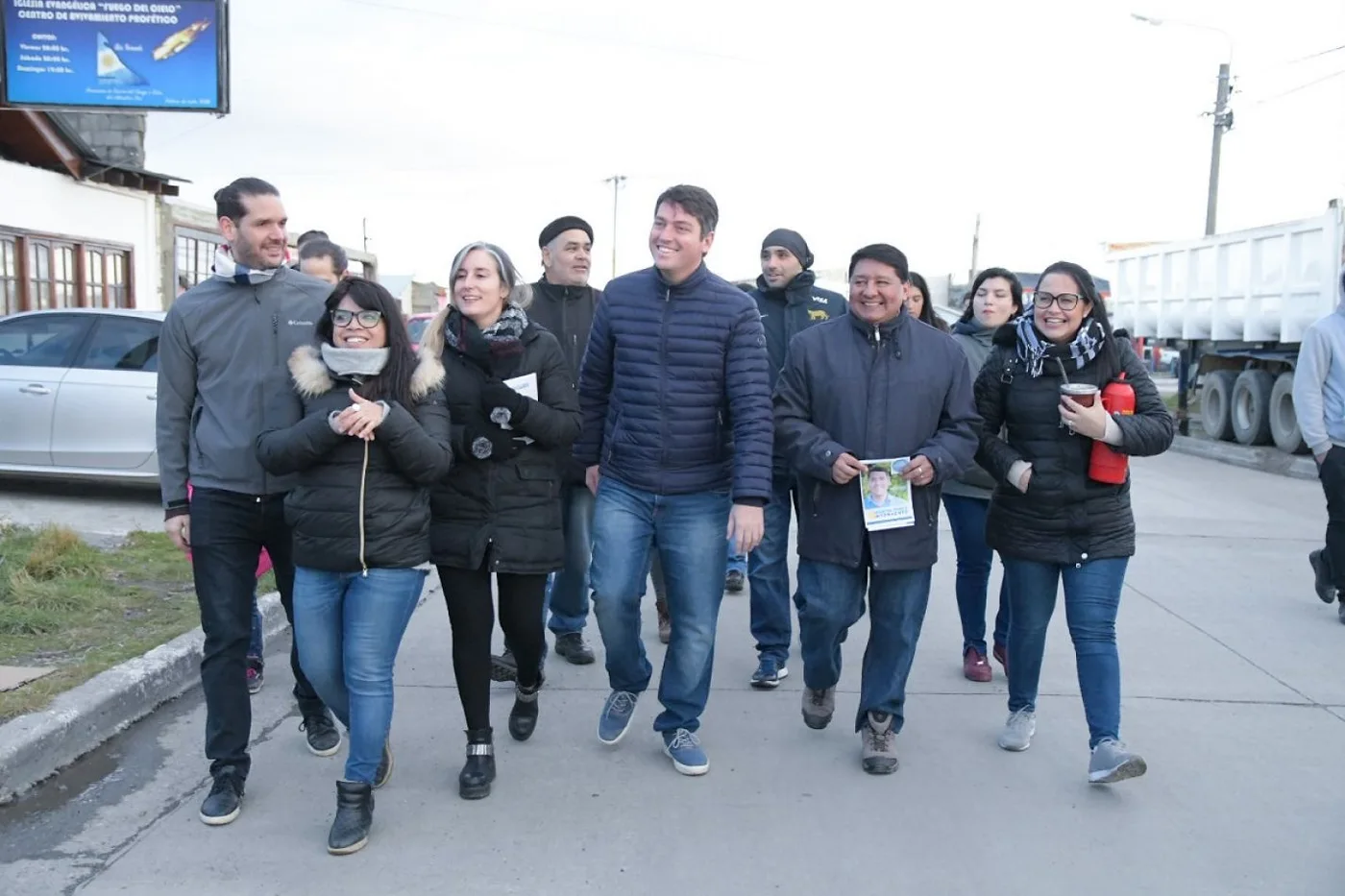 Martín Pérez, junto a candidatos, recorrieron el B° Perón.