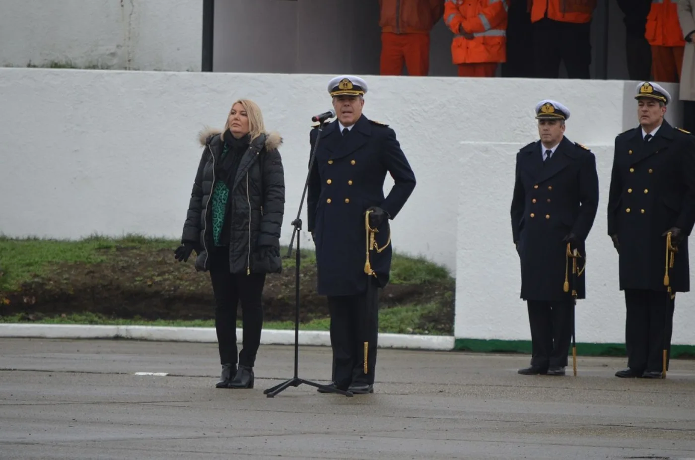 El Comandante de la FAIA Capitán Terza, encabezó el acto con la presencia de la gobernadora Rosana Bertone.