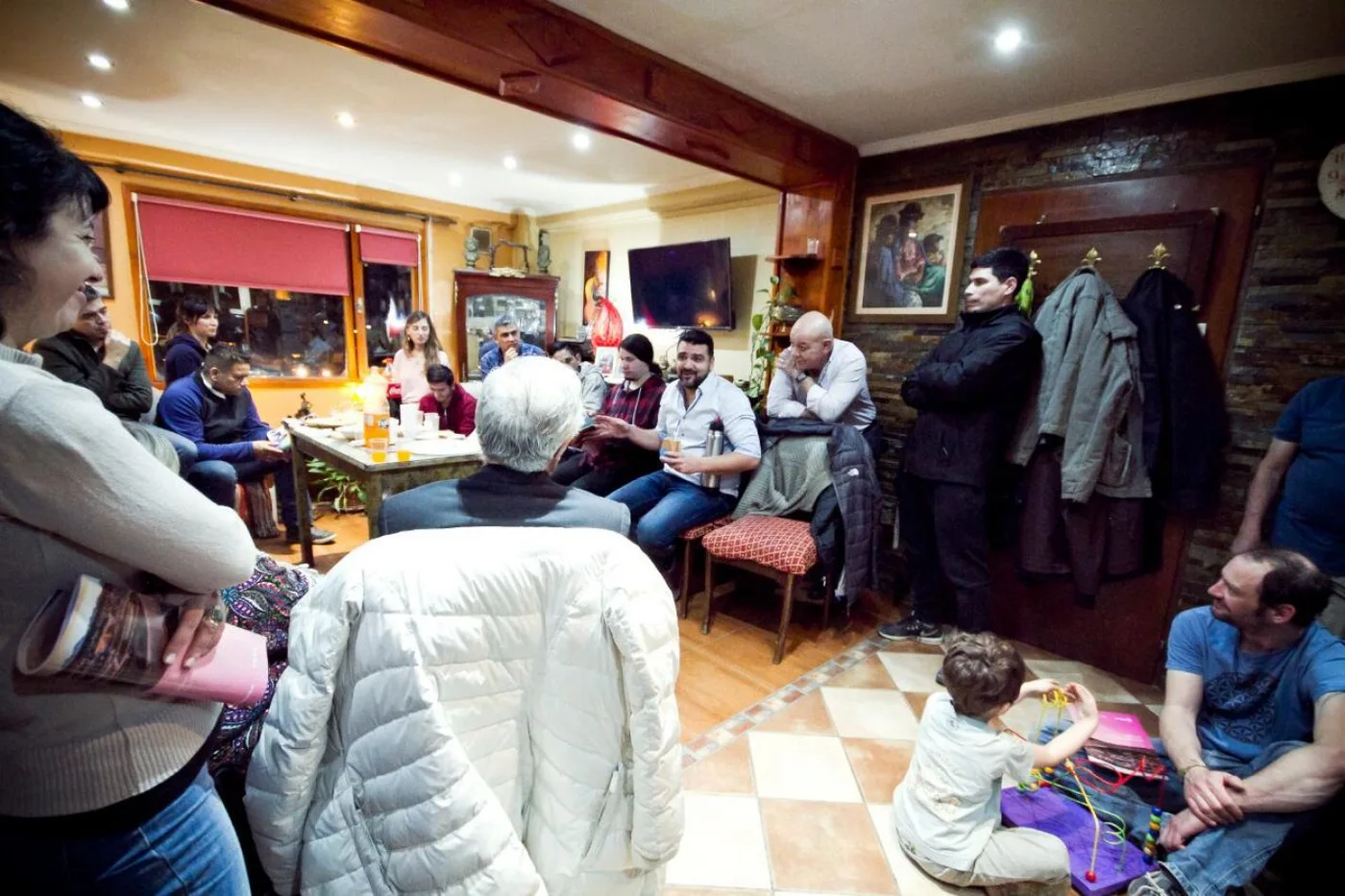 Vuoto se reunió con artistas de la cultura local