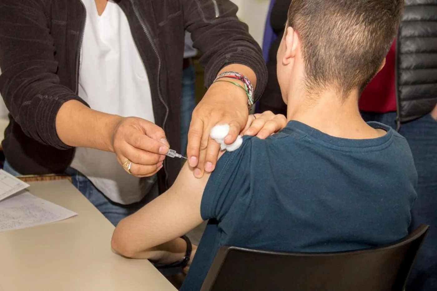 El Ministerio de Salud realizó vacunación antigripal en Reencontrándonos