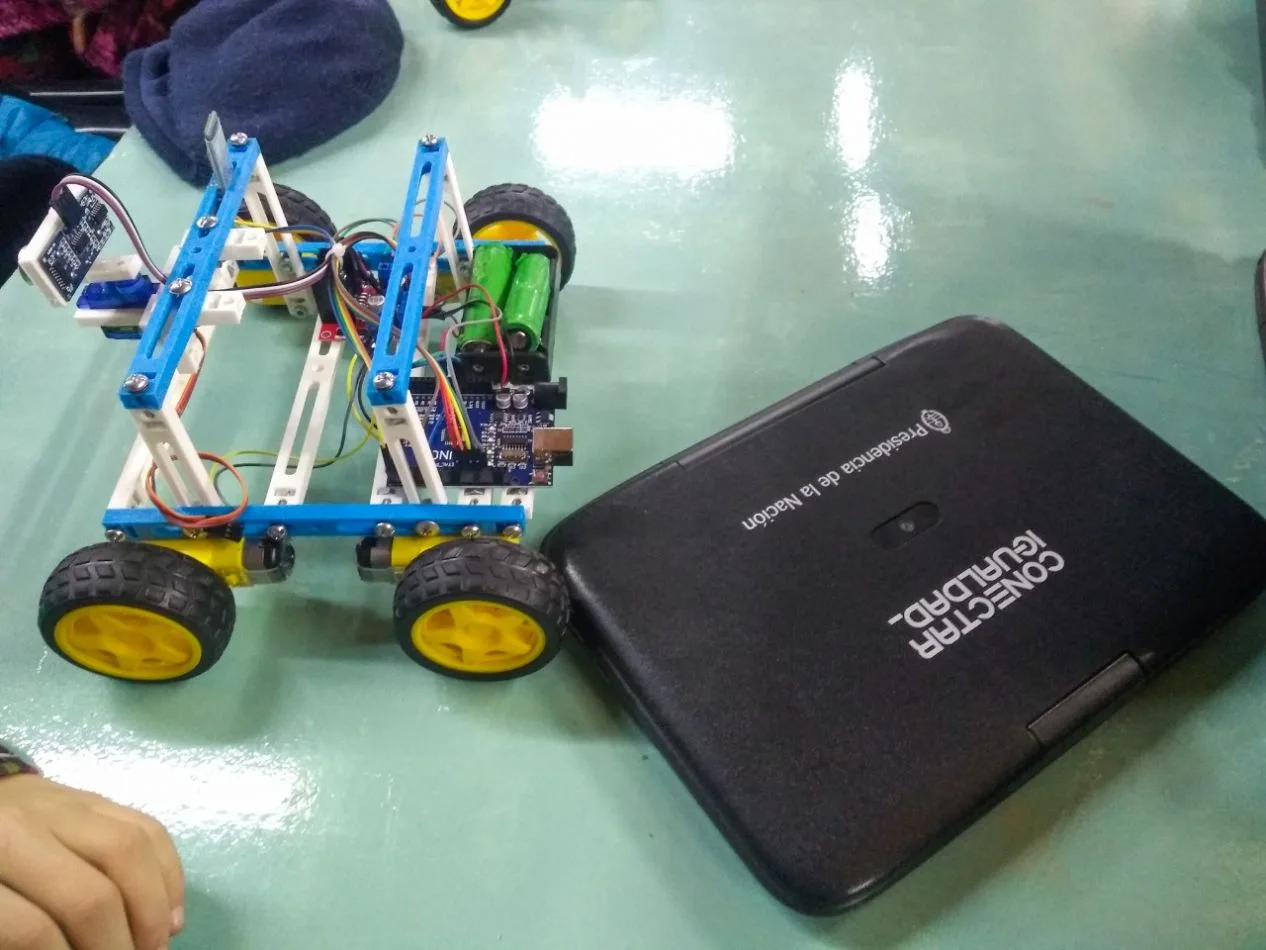 Talleres de robótica comunitaria en Ushuaia