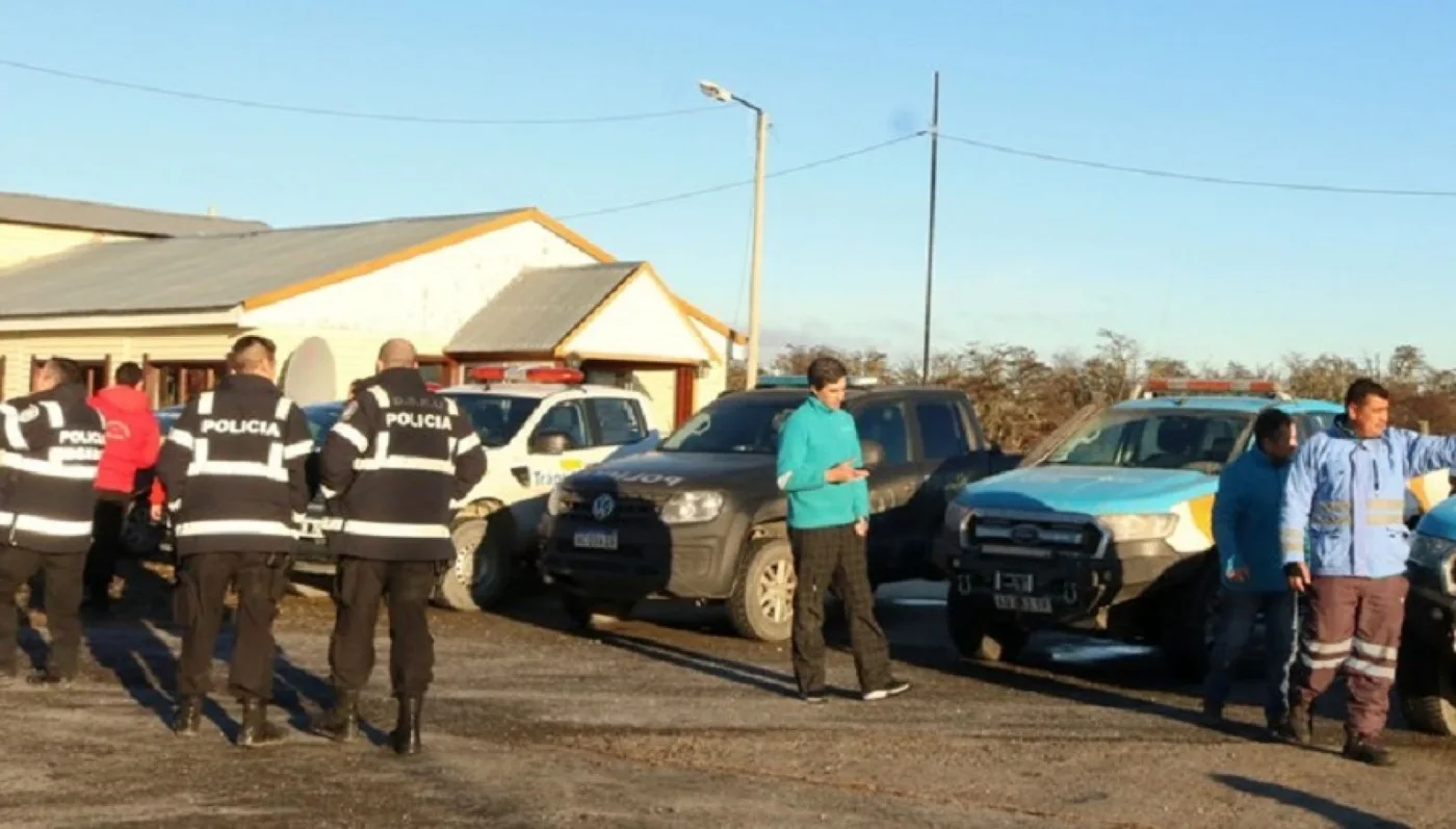 Curso de conducción segura a personal municipal y fuerzas de seguridad de Tolhuin