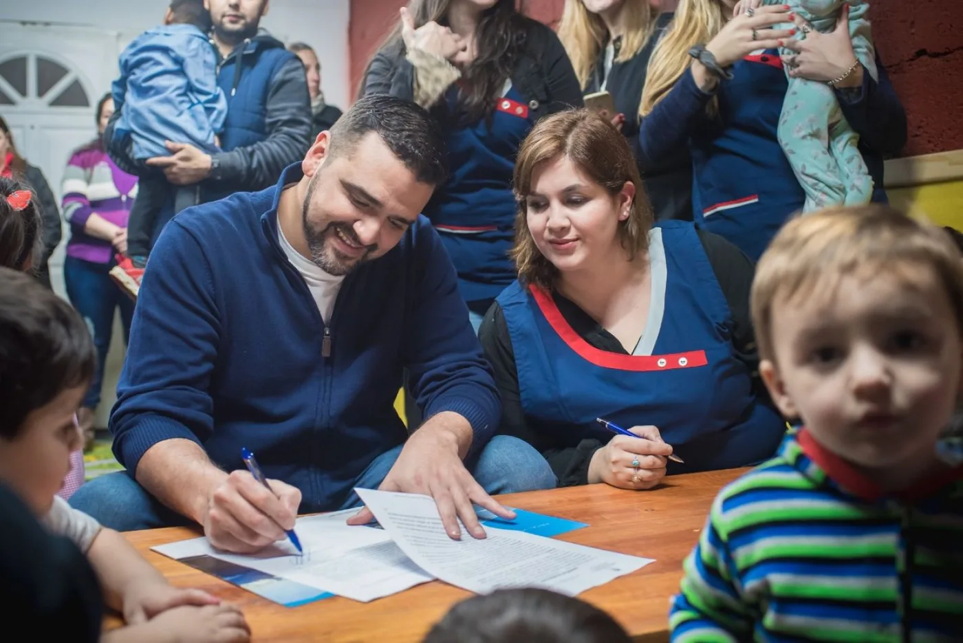 El intendente compartió con niños de un jardín maternal un convenio de cooperación