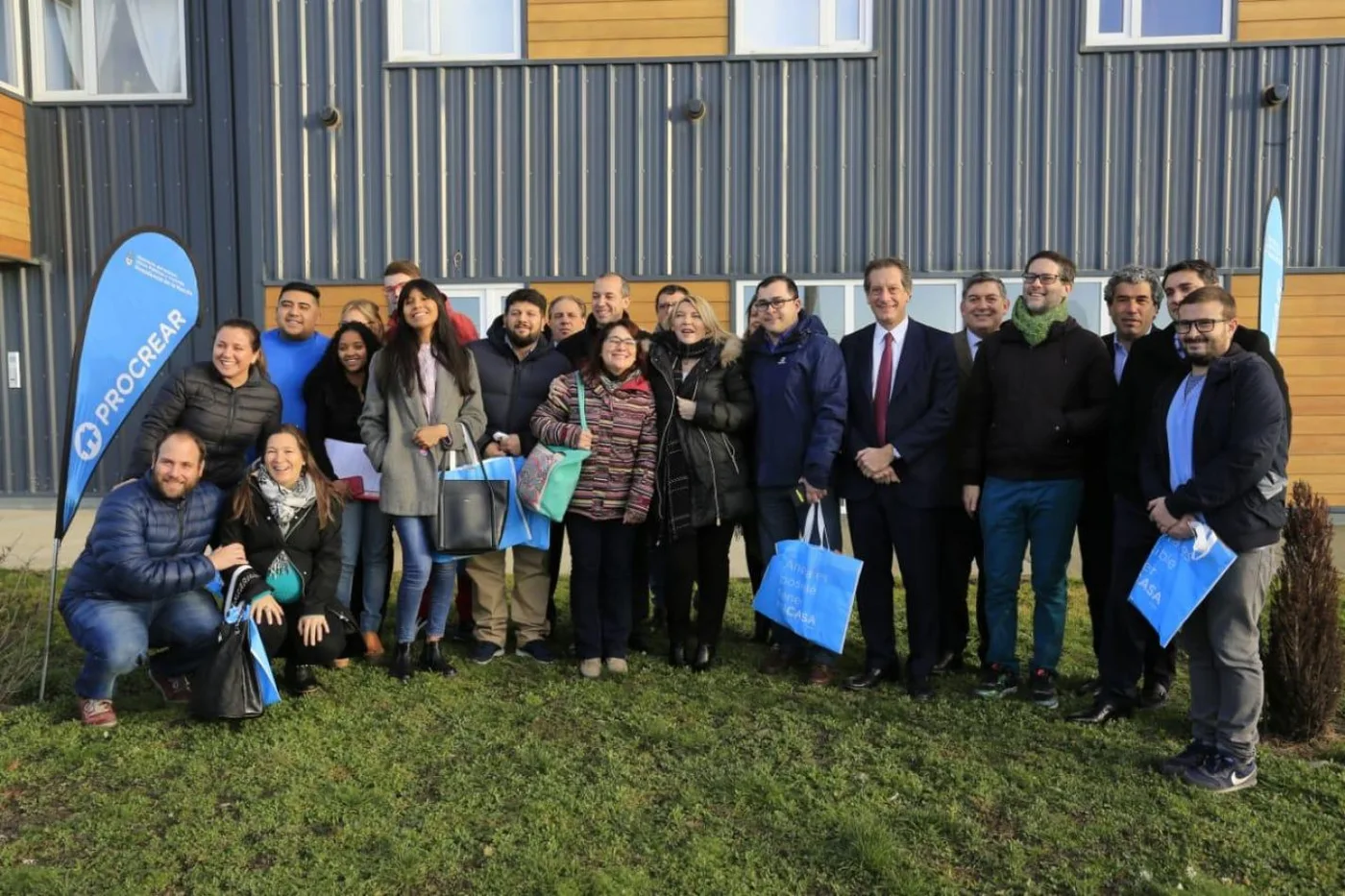 La gobernadora Rosana Bertone presidió  la entrega de viviendas pertenecientes al programa Pro.Cre.Ar
