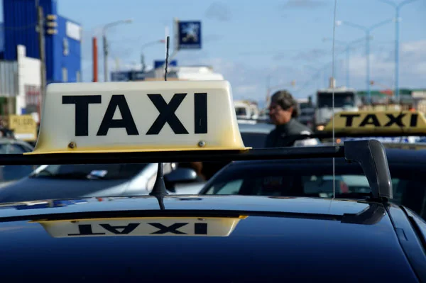 Los taxistas reclaman un aumento postergado desde el año pasado.