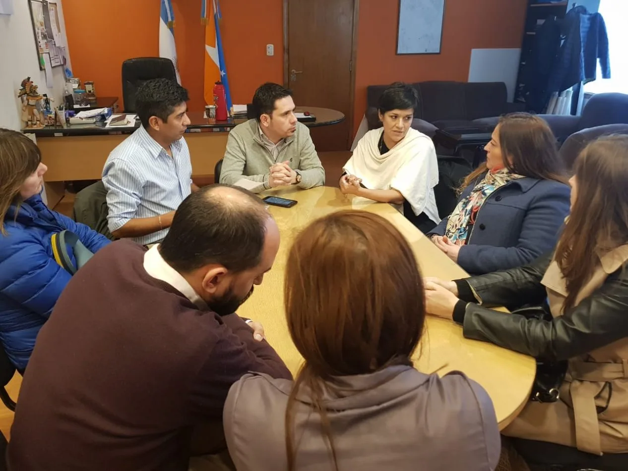 El municipio firmó convenio con comercios para ofertas especiales por el "Día del Padre"