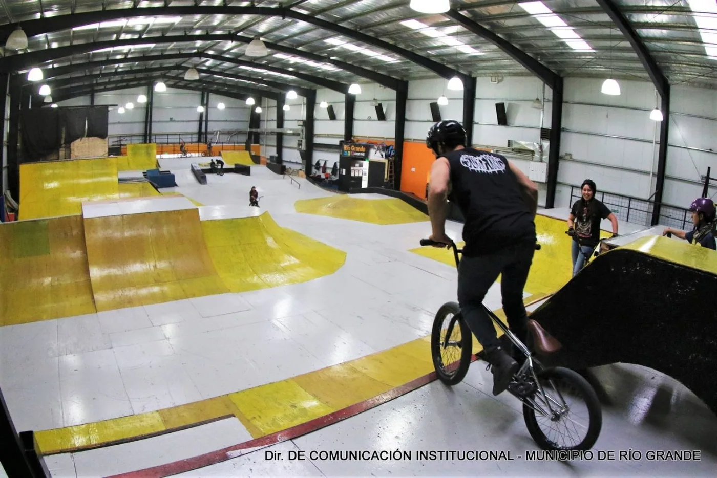 Se realizaron tareas de mantenimiento y pintura en el Skate & Bike Park