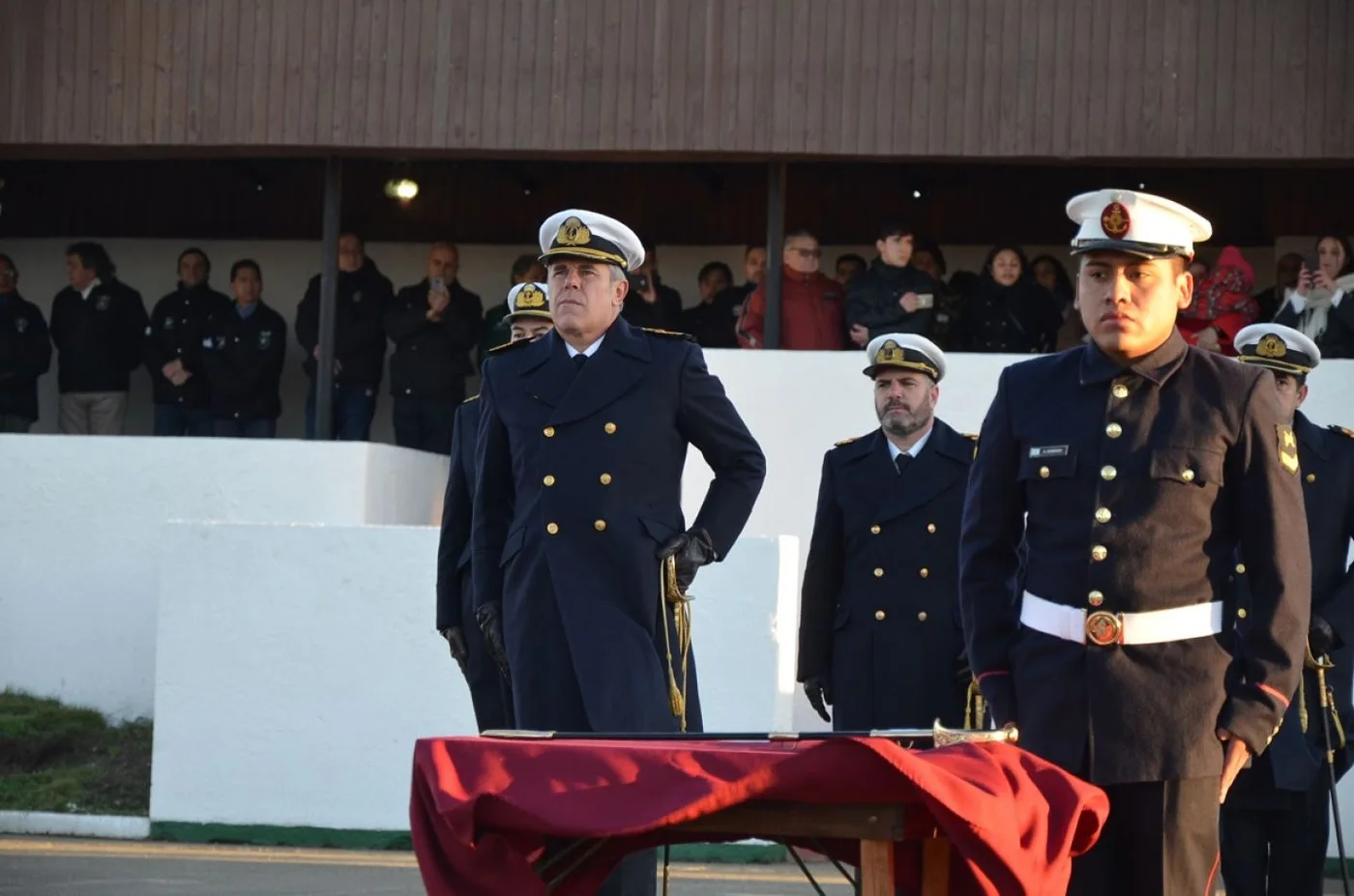 La Armada conmemoró el Día de la Bandera