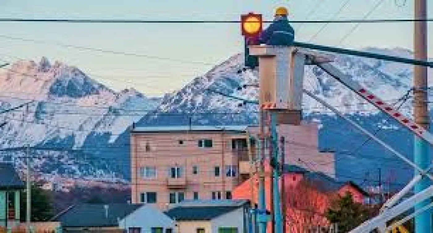 Renovación y la colocación de un número mayor de semáforos en Ushuaia