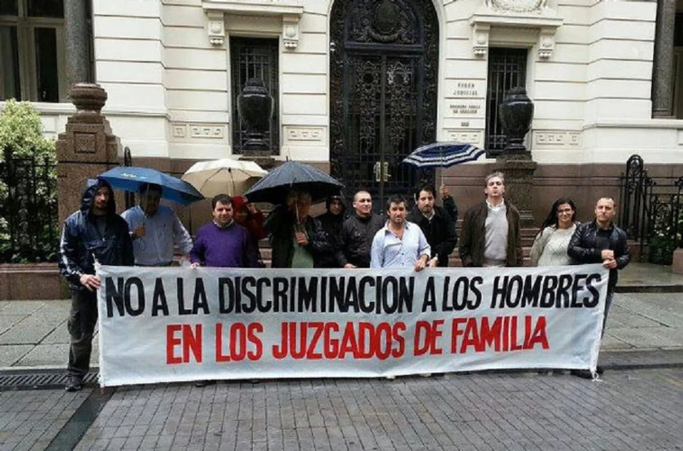 Padres contra la discriminación en la tenencia de sus hijos