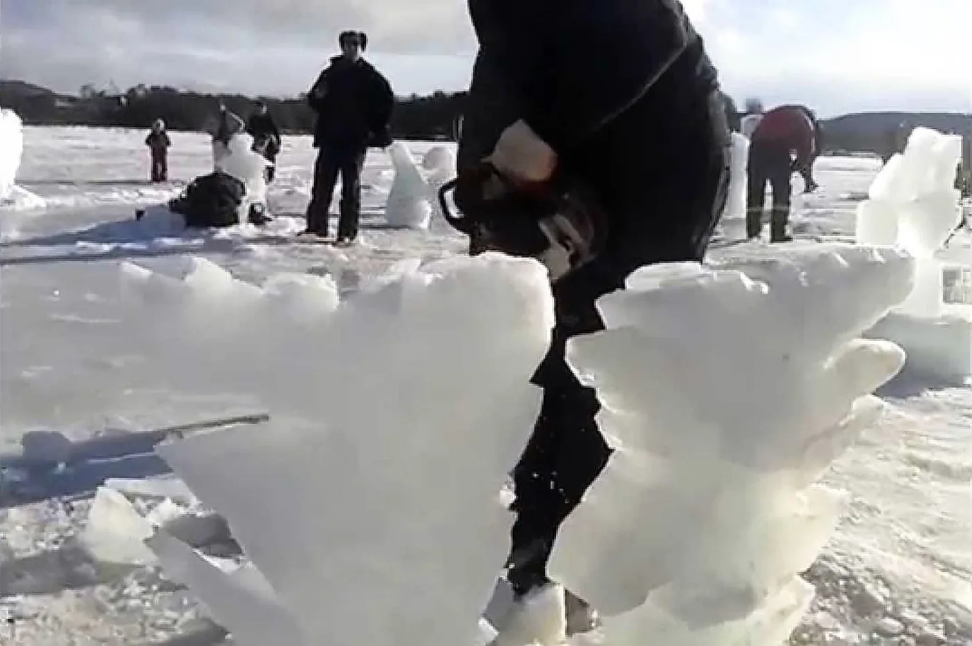 Se pospuso el encuentro de escultores de hielo.