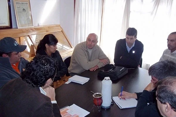 La reunión se llevó a cabo en el seno de la Comisión 5 del Concejo Deliberante de Ushuaia.