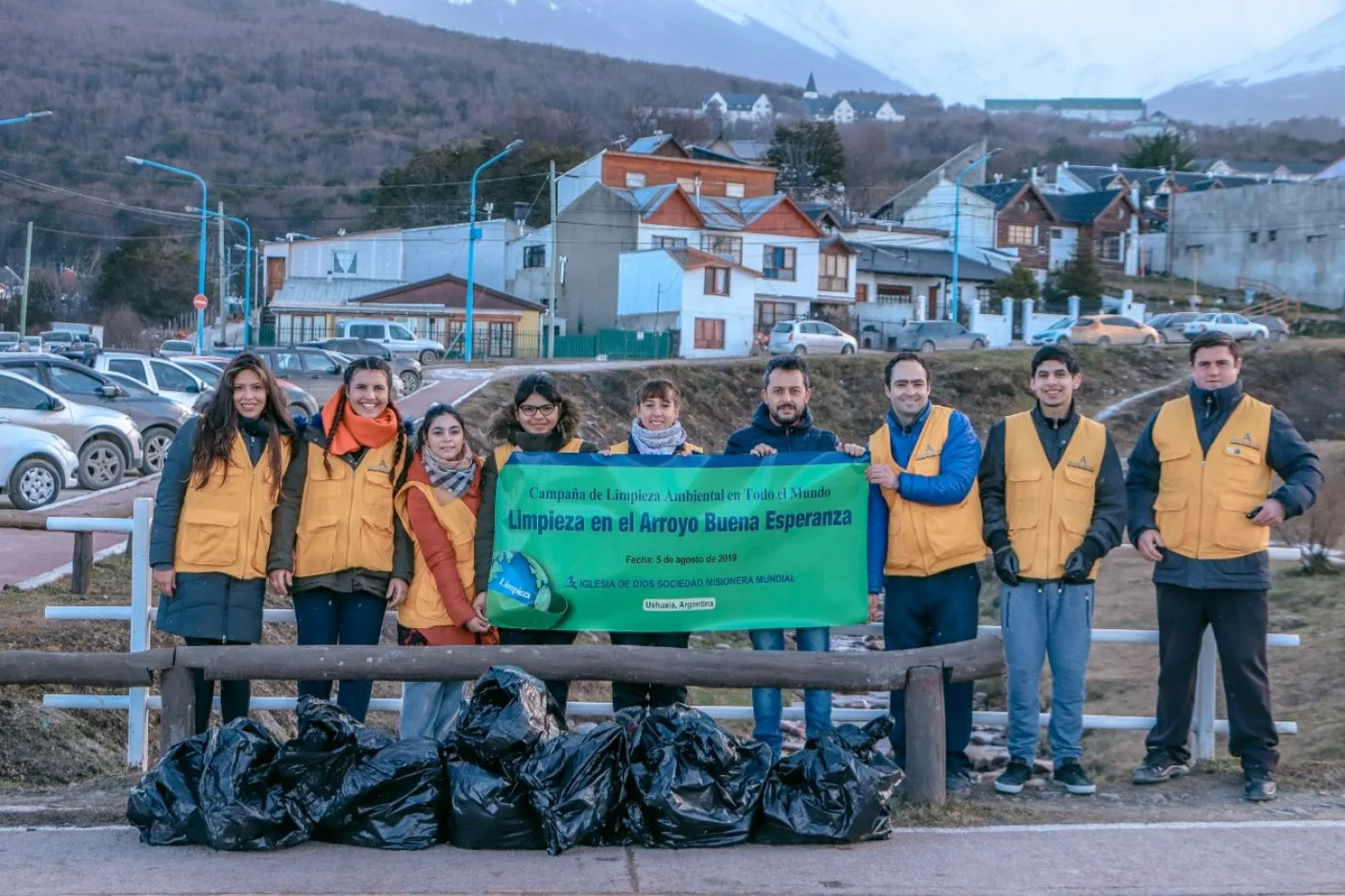 a Iglesia Misionera Mundial llevó adelante un trabajo voluntario de limpieza en el arroyo Buena Esperanza