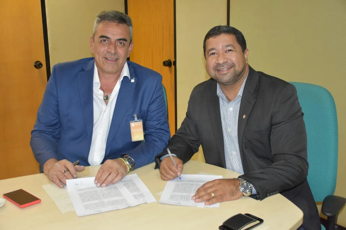 Laboratorio del Fin del Mundo firmó convenio con prestigioso laboratorio de Brasil