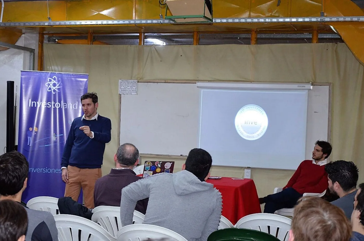 Gran concurrencia a la charla “La democratización de las inversiones”