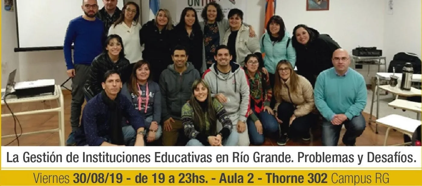 Mesa redonda sobre Gestión en Instituciones Educativas de Río Grande