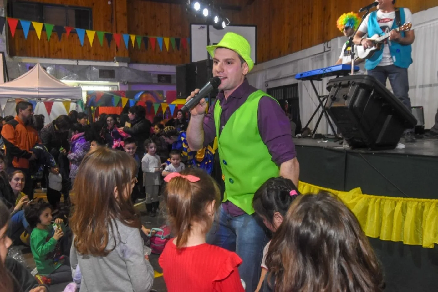 El gimnasio de la Escuela 3 estuvo colmado de chicos.