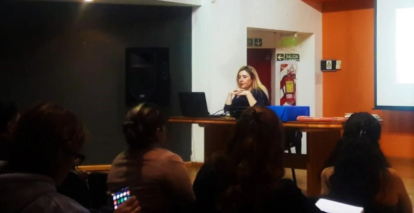 Se realizó charla “Los profesores de biología como profesores de lenguaje"