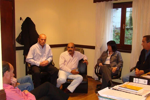 Martínez dialogó con los Legisladores en Ushuaia.