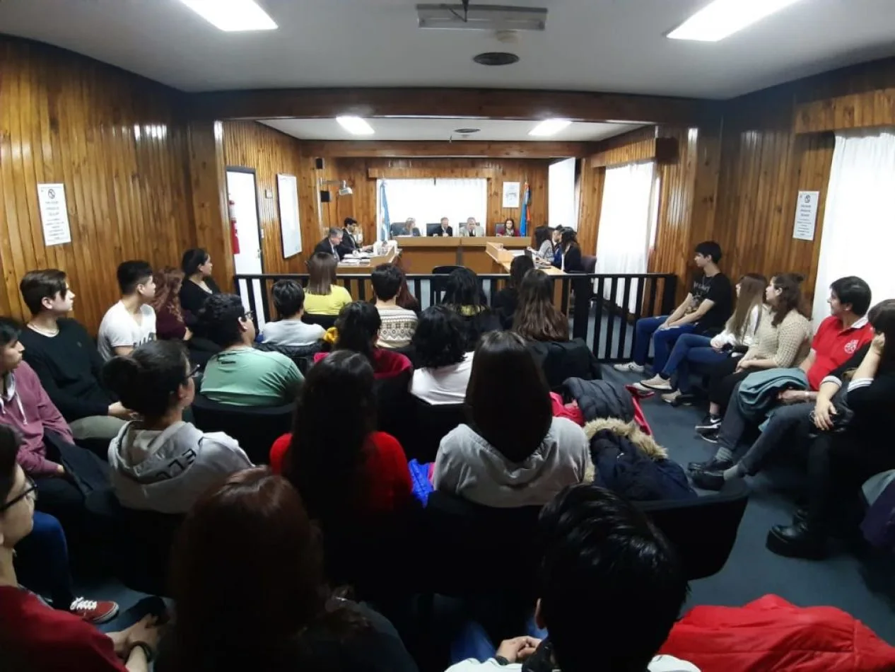 El Programa Acercándonos a la Comunidad sumó a estudiantes del CENS 18