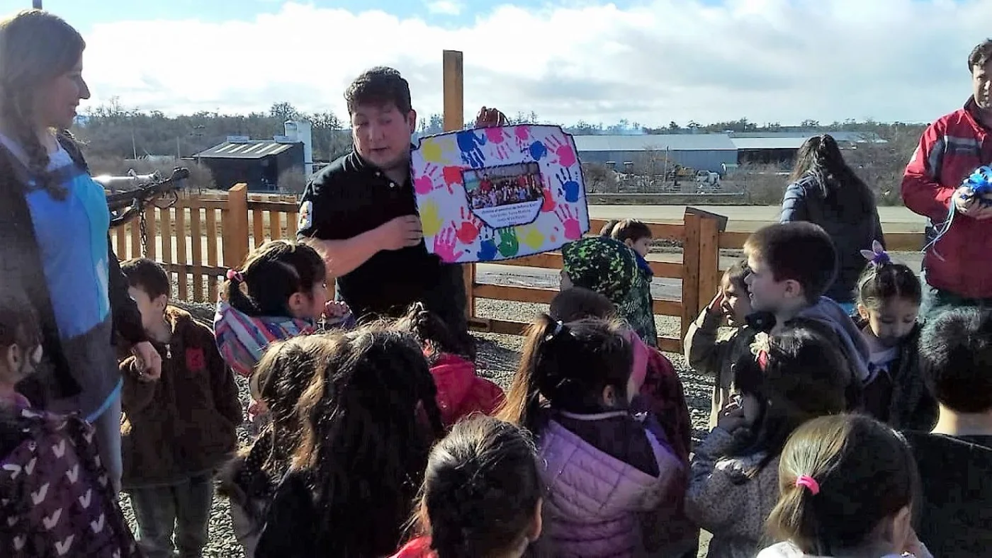 Defensa Civil de Tolhuin recibió la visita de alumnos de un jardín de infantes