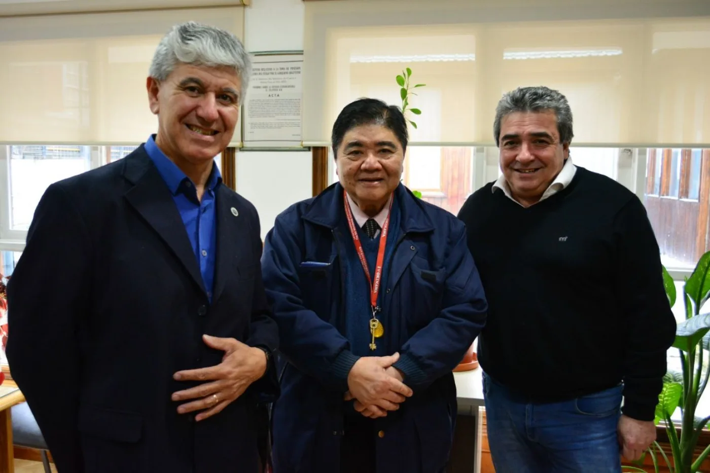 el secretario de Gobierno Omar Becerra recibió al Presidente de la Asociación Ecológica Argentino-Japonesa, Humberto Shinsato