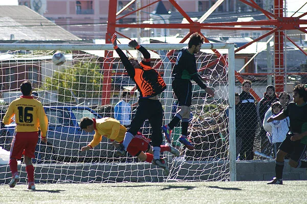 Generación Extrema goleó a Instituto por 5 a 3.