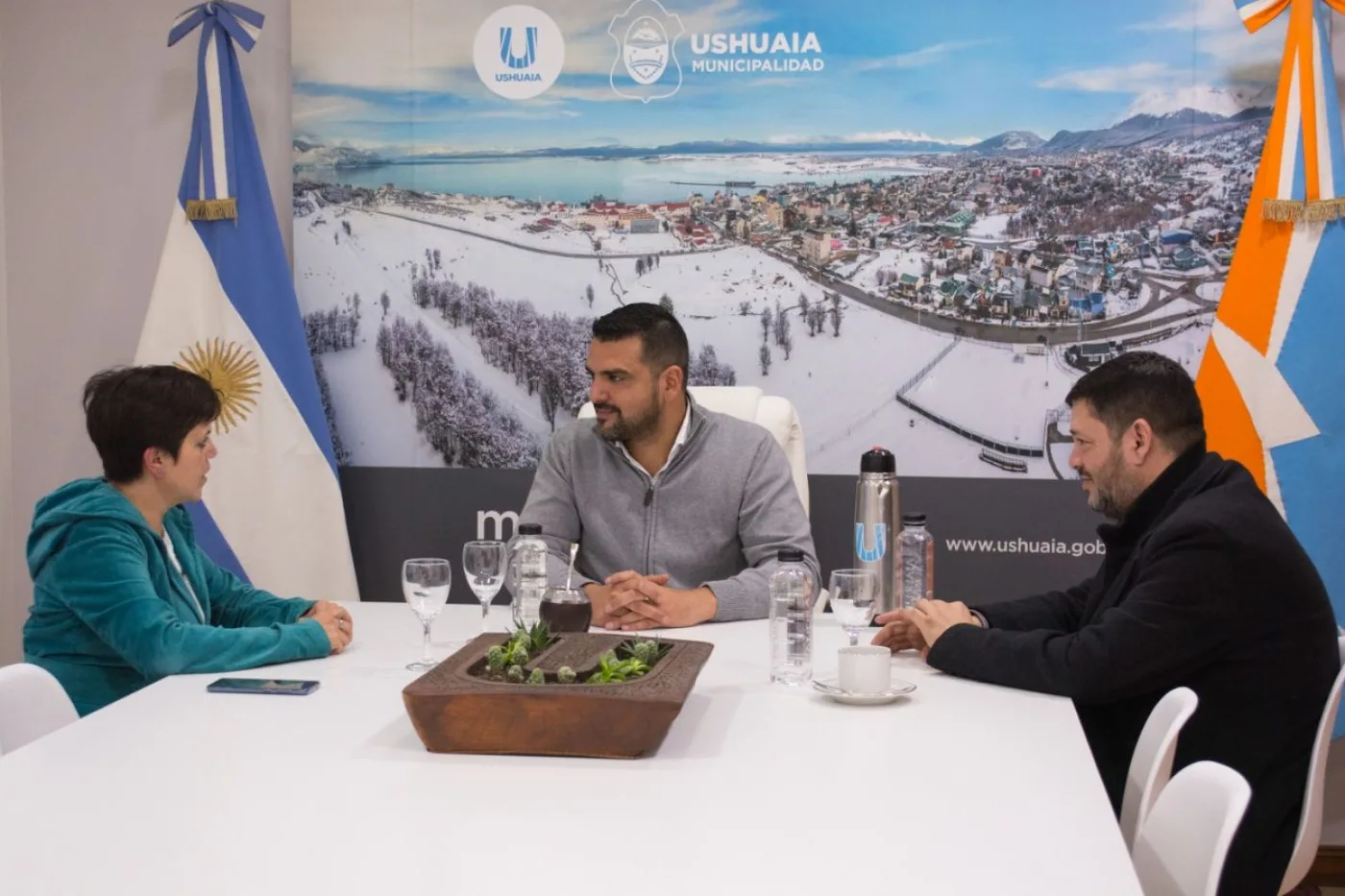 Vuoto se reunió con la investigadora especialista en ciudades puerta de entrada a la Antártida