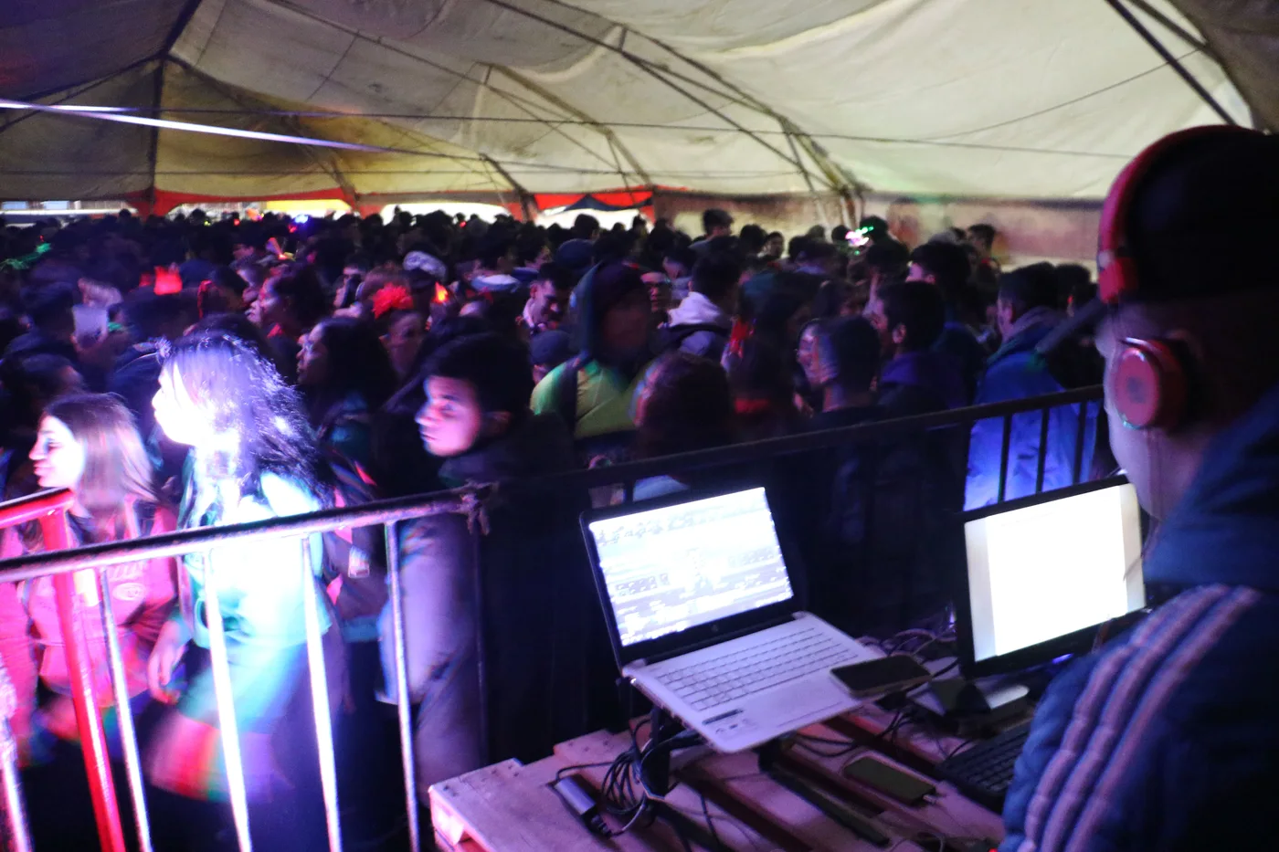 Se dió inicio anoche a las Serenatas Estudiantiles, tradicional evento de los chicos que cursan el último año de educación secundaria