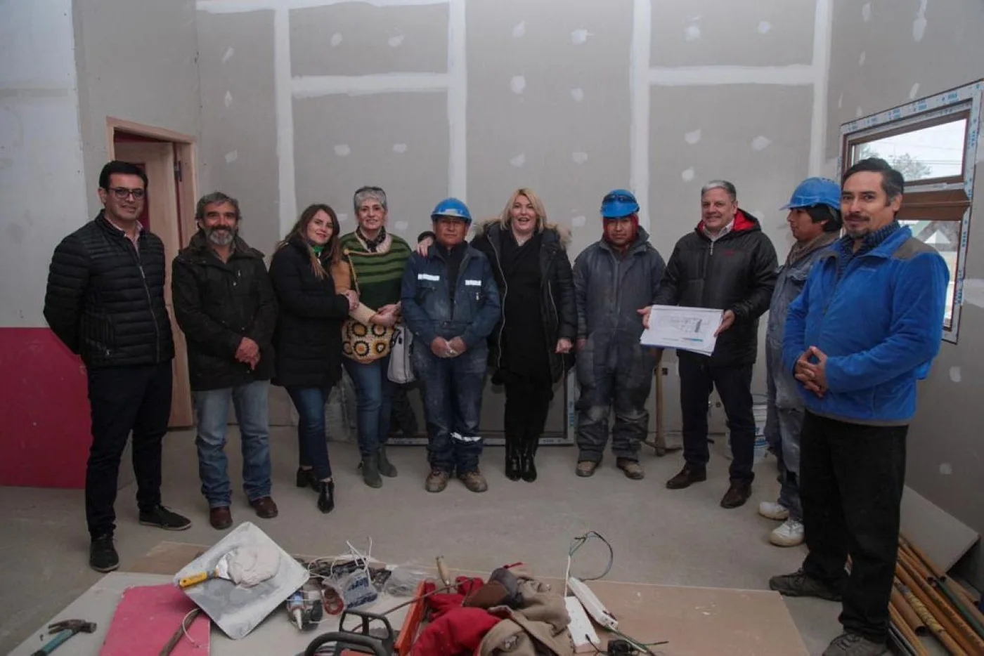 Bertone recorrió los avances de la obra de la escuela N°4 de Tolhuin