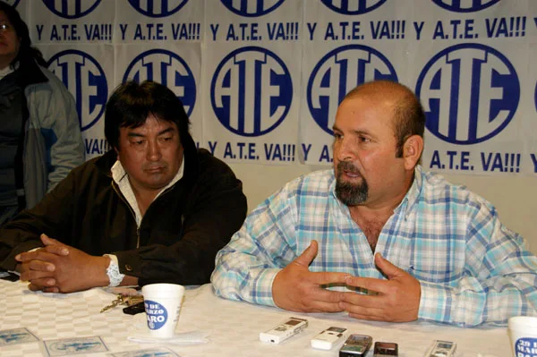 Marcelo Córdoba y Felipe Concha, al momento de la conferencia de prensa.