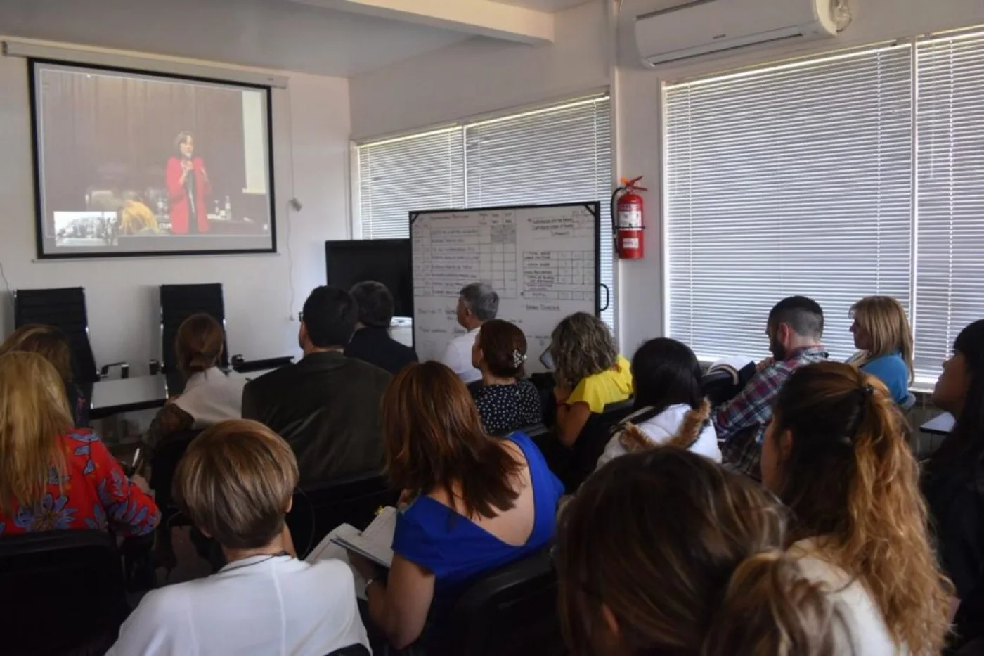 La Doctora Battaini expuso sobre “Género y Legítima Defensa” ante un nutrido auditorio