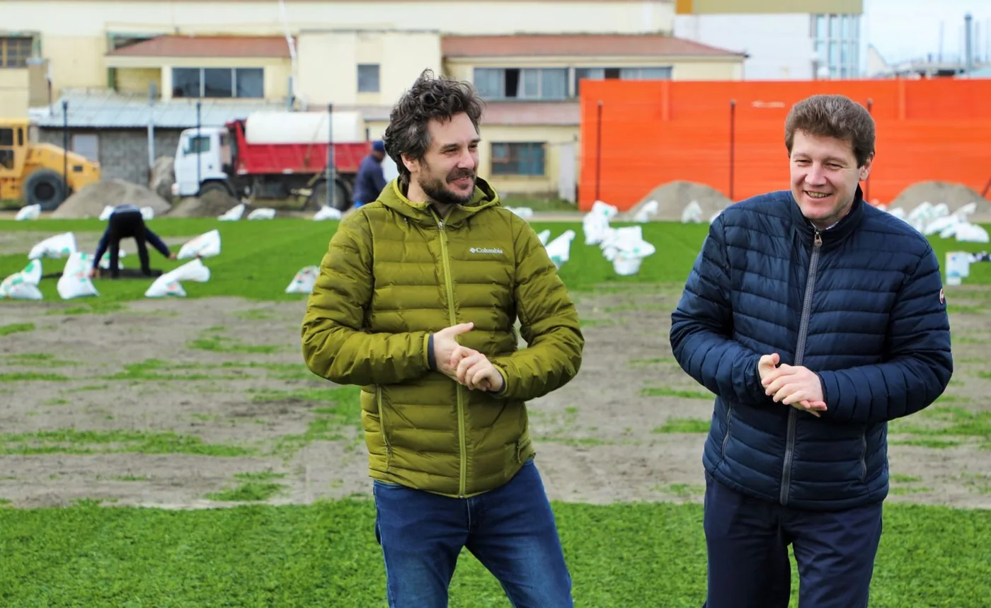 Melella recorrrió la obra de la cancha del Centro Deportivo Municipal