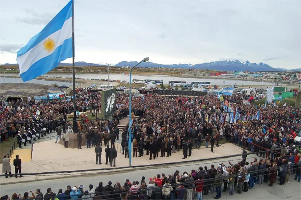 Los Legisladores fueguinos participaron del acto principal que se realizó en Ushuaia.