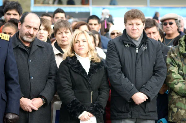 Gustavo Melella junto a Miriam Boyadjian y Eduardo Chekerdemian.