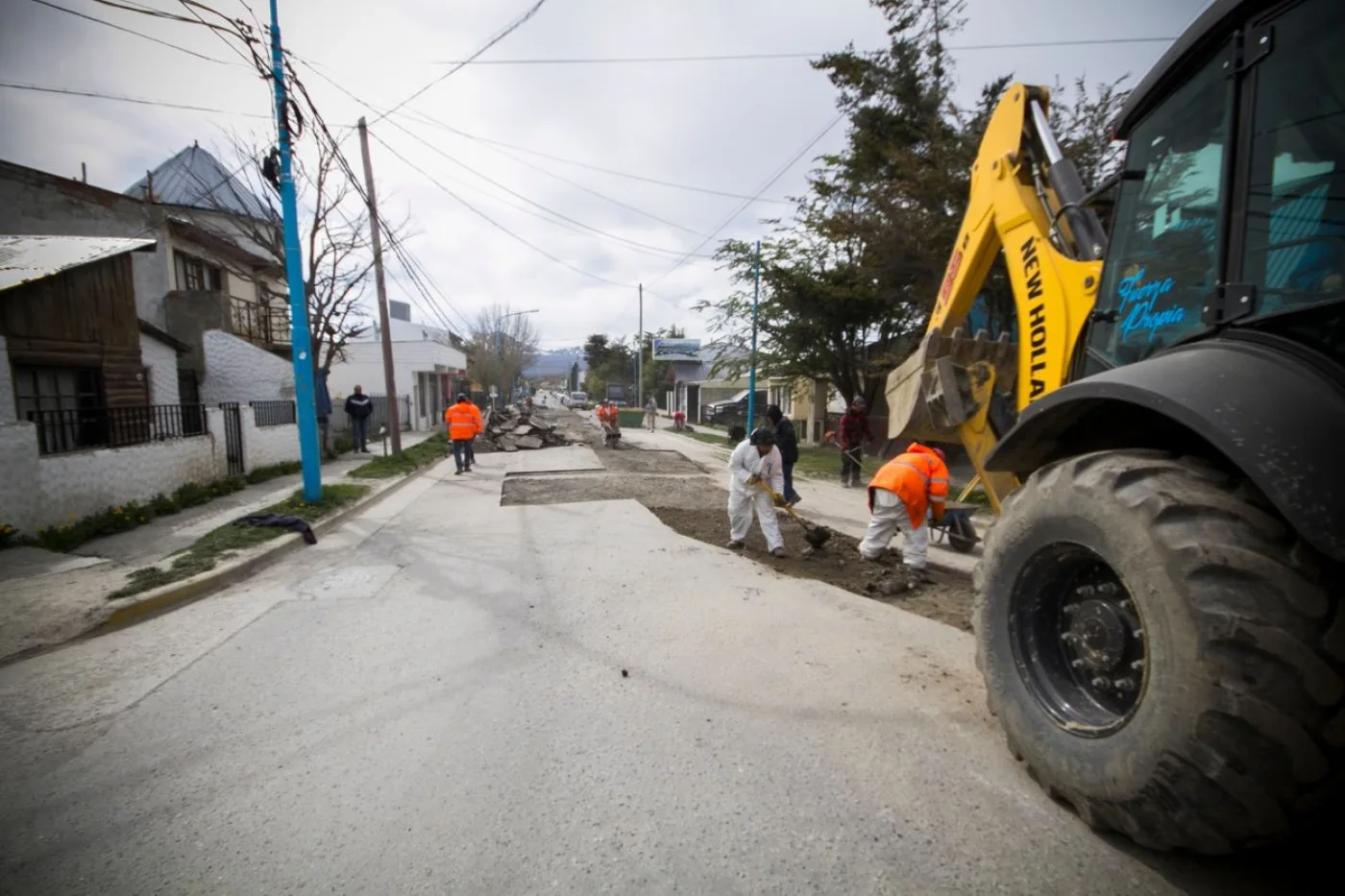 Trabajos de reparación de la calle Fuegia Basket