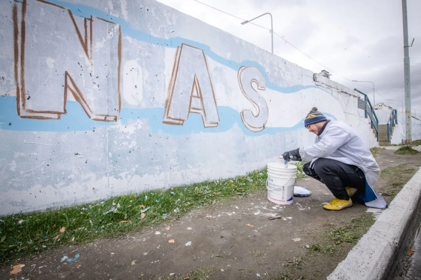 Invitación para participar de la restauración del mural de Malvinas