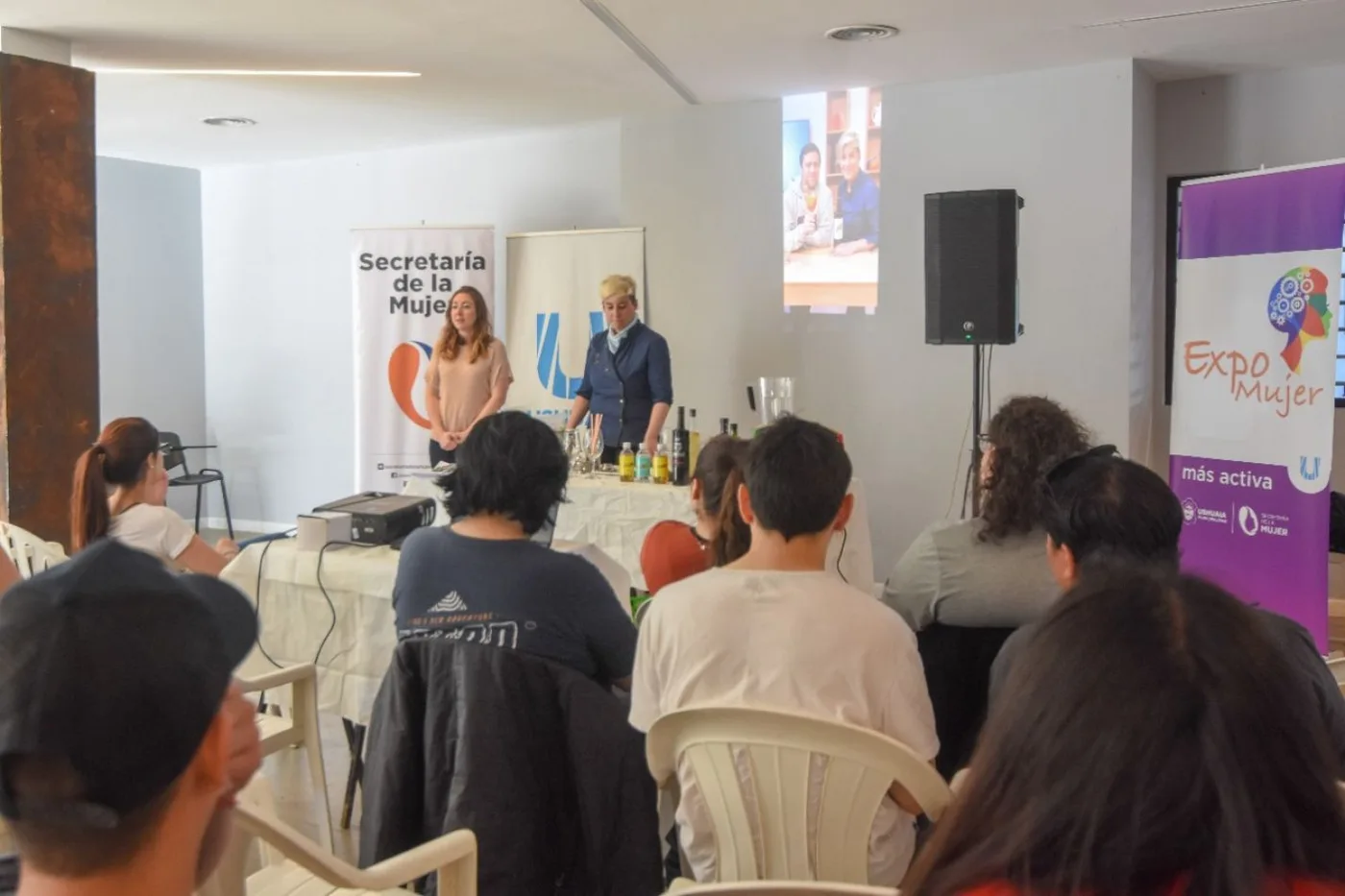 Soledad Mouledoux, bartender, ofreció una master class de coctelería