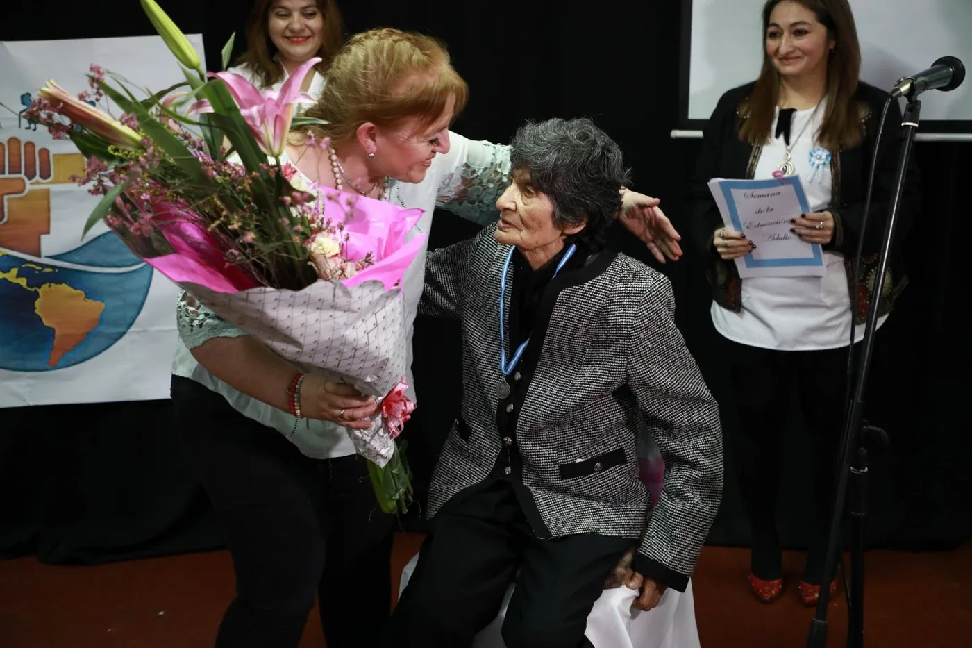 El municipio reconoció a Gabriela Zerpa por haber completado la primaria