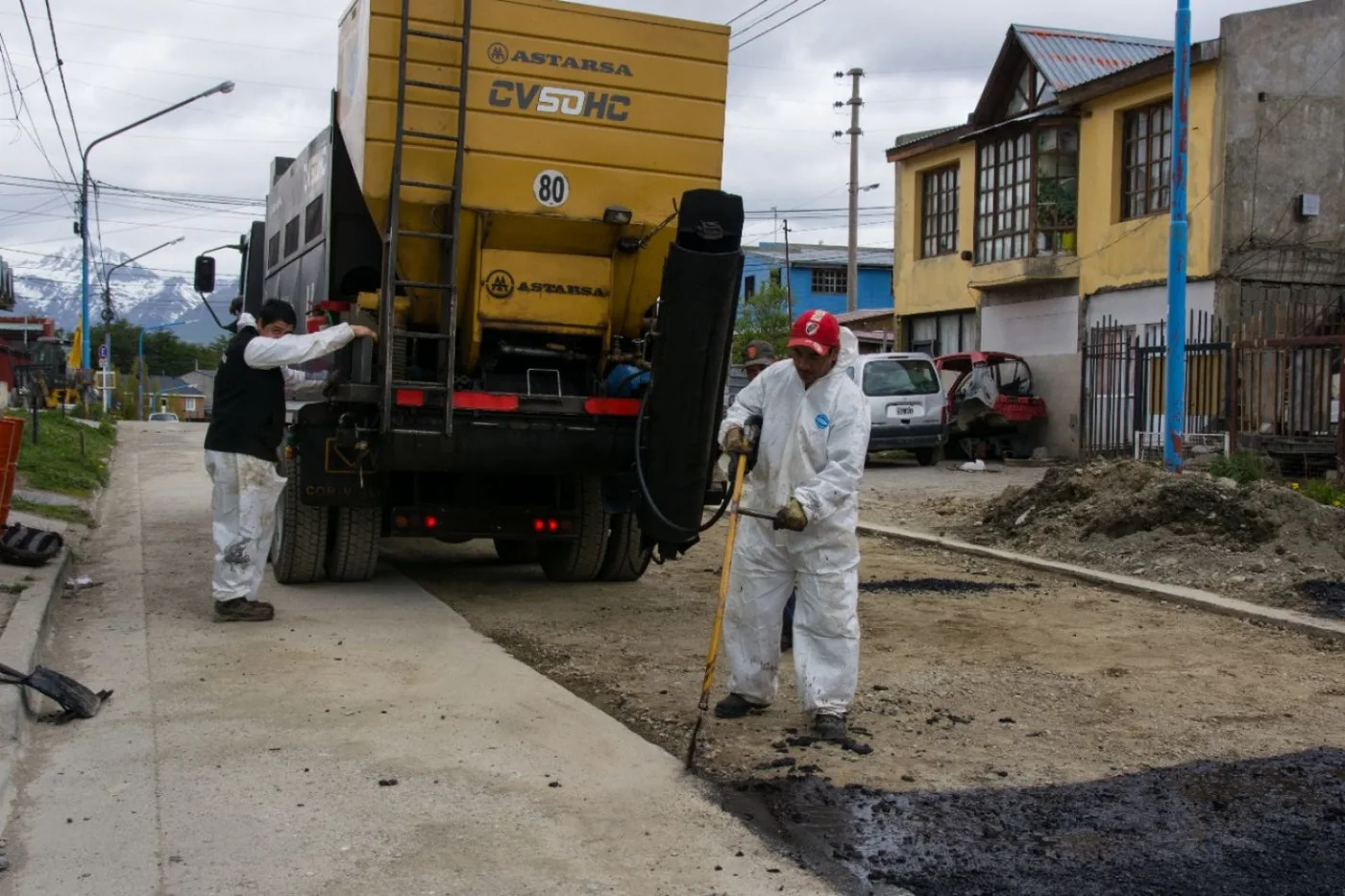 Obras de repavimentación en barrio Calafate