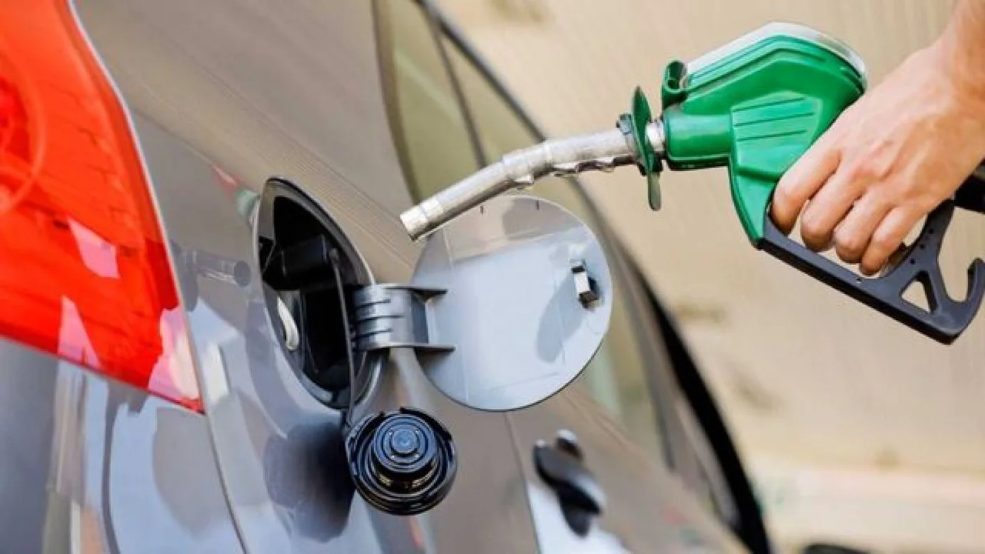 El domingo 1 de diciembre subirán los precios de los combustibles