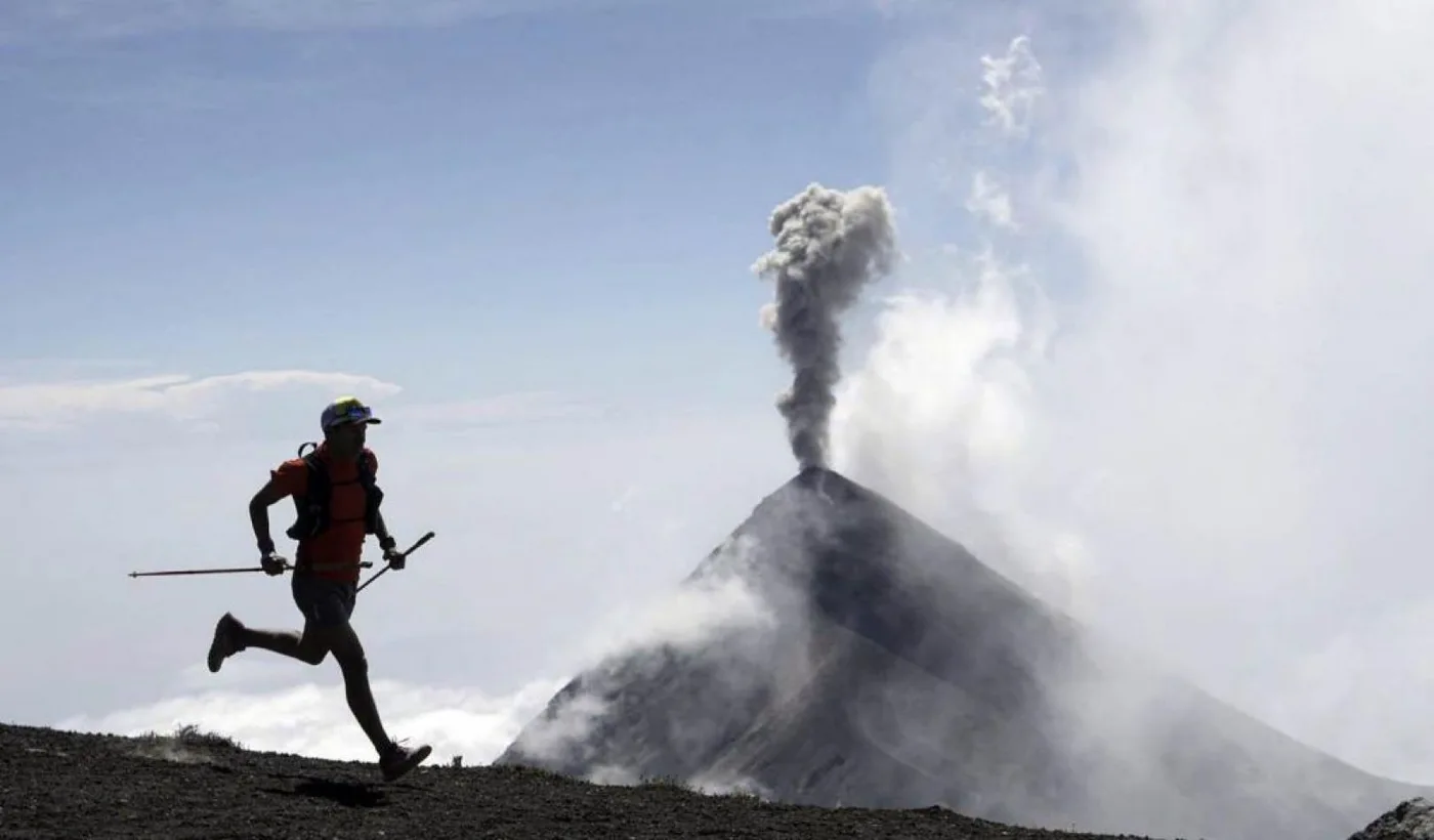 El joven deportista salió primero en una competencia que transita los tres principales volcanes de Guatemala.