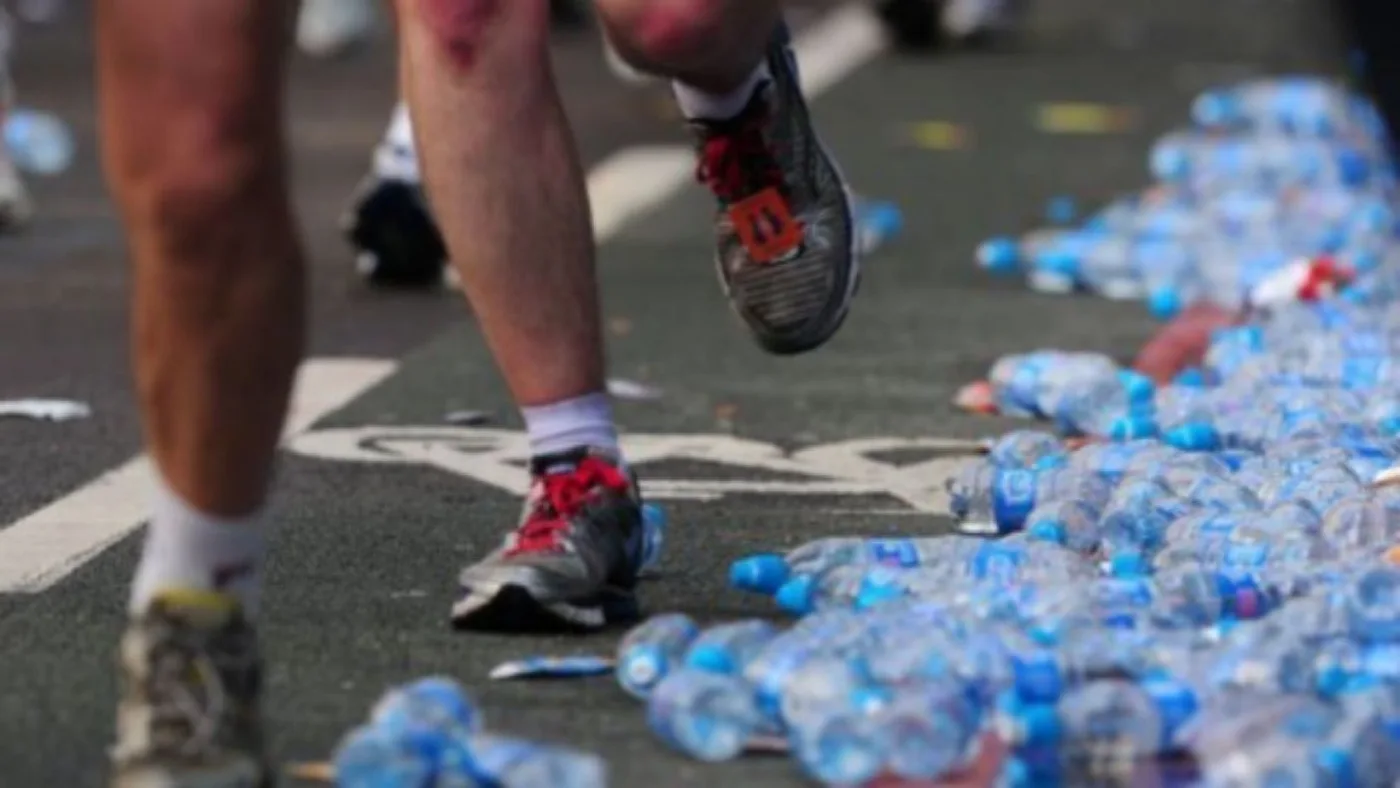 Maratón de Conwy: "Descalificarán a los corredores que arrojen botellas de agua al suelo"
