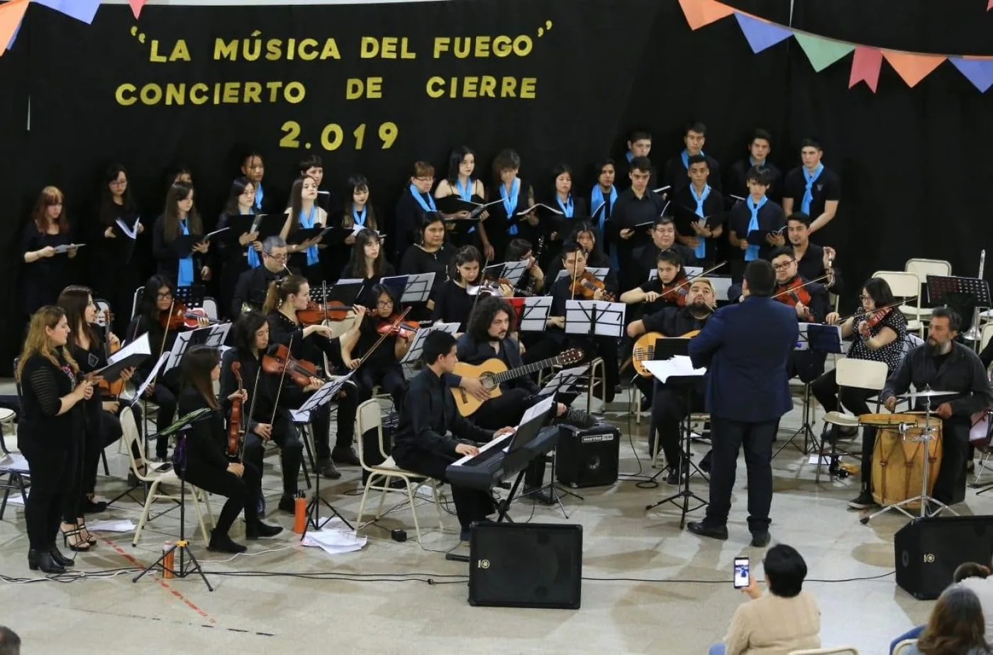 Bertone participó del concierto de cierre de las orquestas "Kayen" y "La Música Fuego"