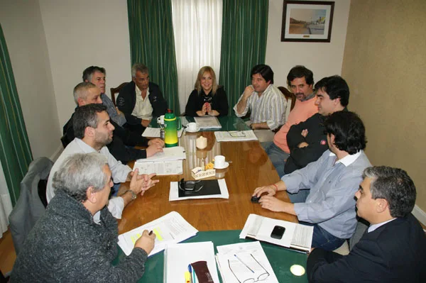La reunión fue presidida por la concejal Miriam Boyadjian.